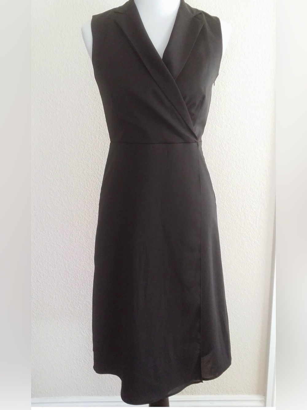 Classic Black Sleeveless V-Neck Wrap Dress